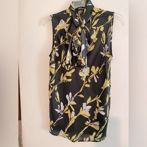 Nine West ladies cut blouse.